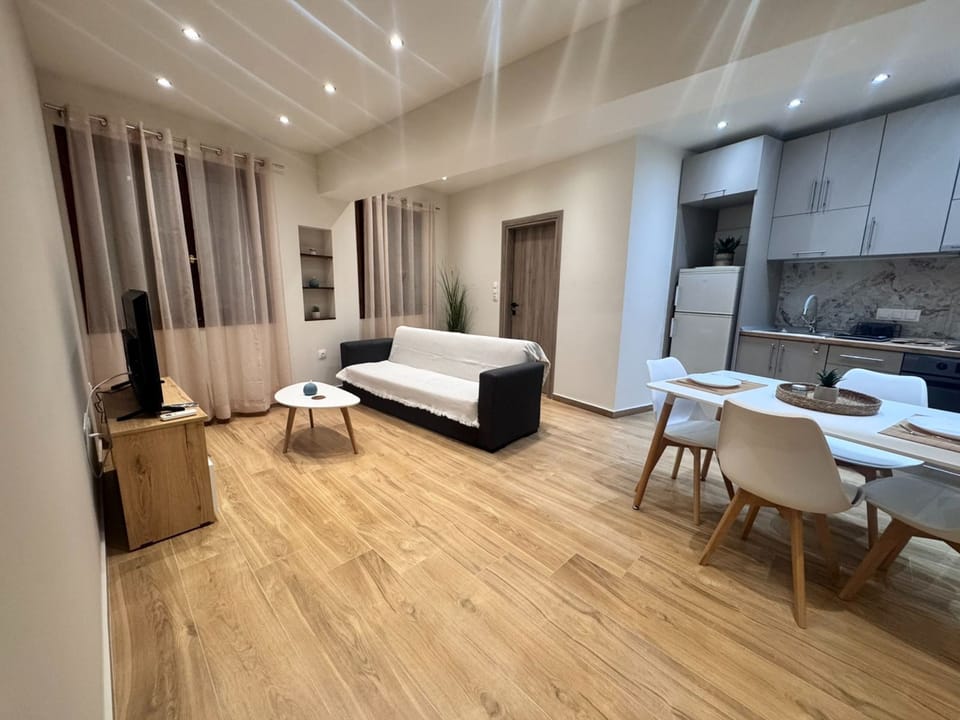 House | 1 bedroom, desk, soundproofing