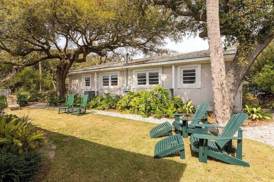 Yard in between Main House and Cottages