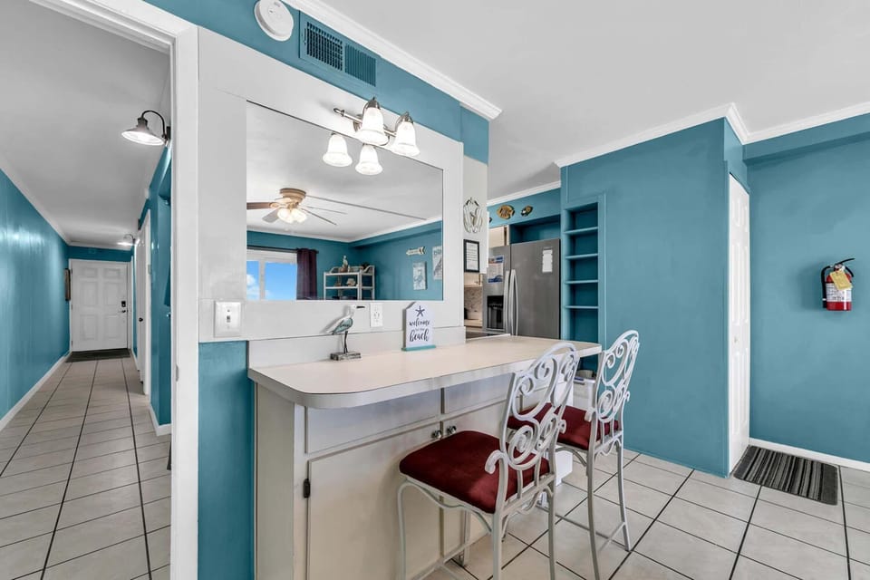 Condo, 1 King Bed with Sofa bed (The Summit 1209) | Private kitchen | Oven, toaster