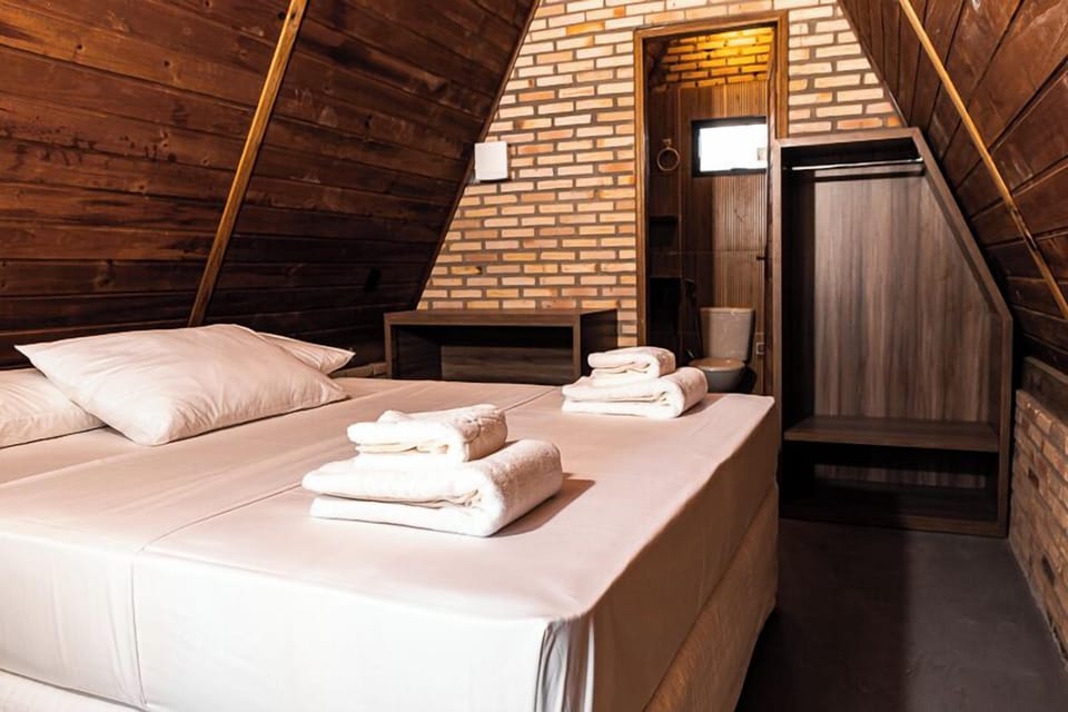 Superior Chalet, Bathtub Grab Bars | WiFi (free), bed sheets