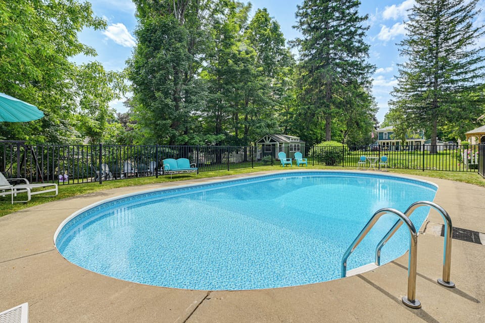 Shared Pool (Seasonal)