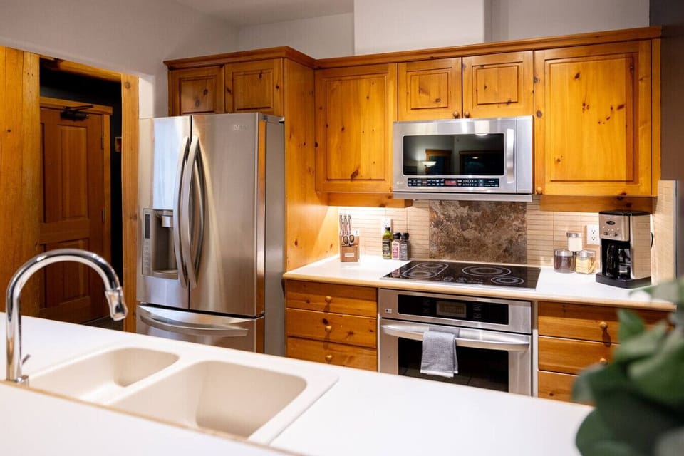 Enjoy the convenience of a full kitchen with all the tools and space you need to prepare your favorite meals.