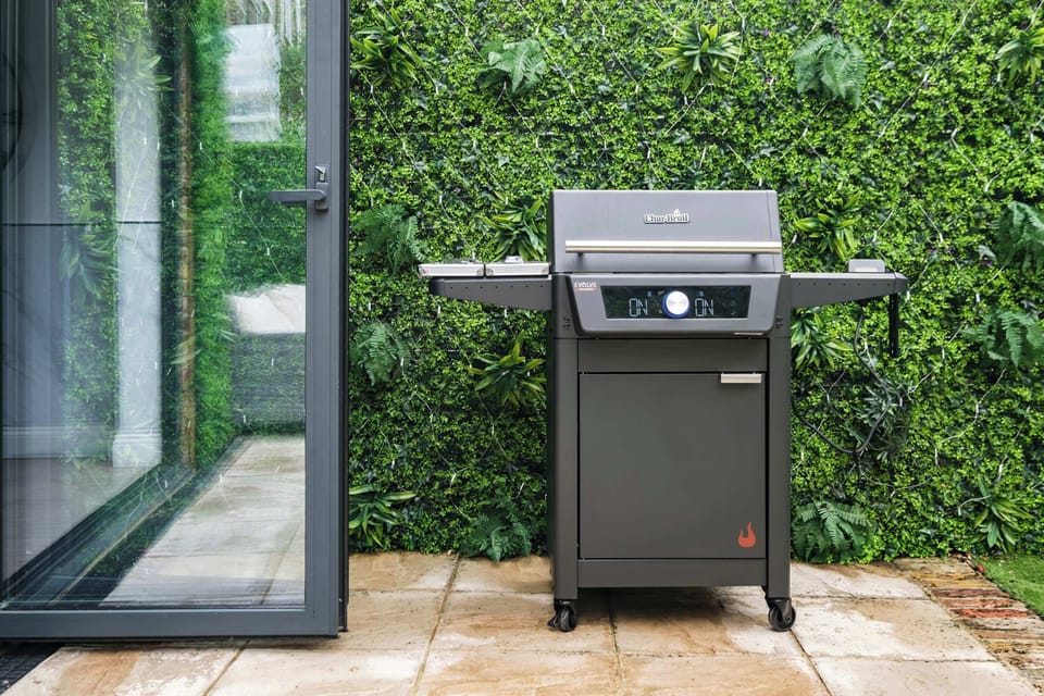 Garden | Escape to our private hidden gem garden, a true oasis of tranquillity, featuring an egg swing sofa, a dining table, a cosy seating area, and BBQ facilities for outdoor dining. Surrounded by greenery and softly lit with LED lights all around.