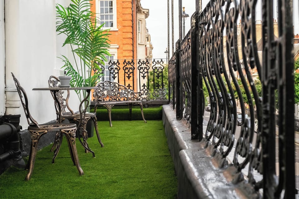 Balcony | Step out onto a charming balcony with stunning views of the iconic BT Tower and the elegant streets of Central London. Overlooking Harley Street, it’s the perfect spot to enjoy your morning coffee or unwind in peaceful surroundings.