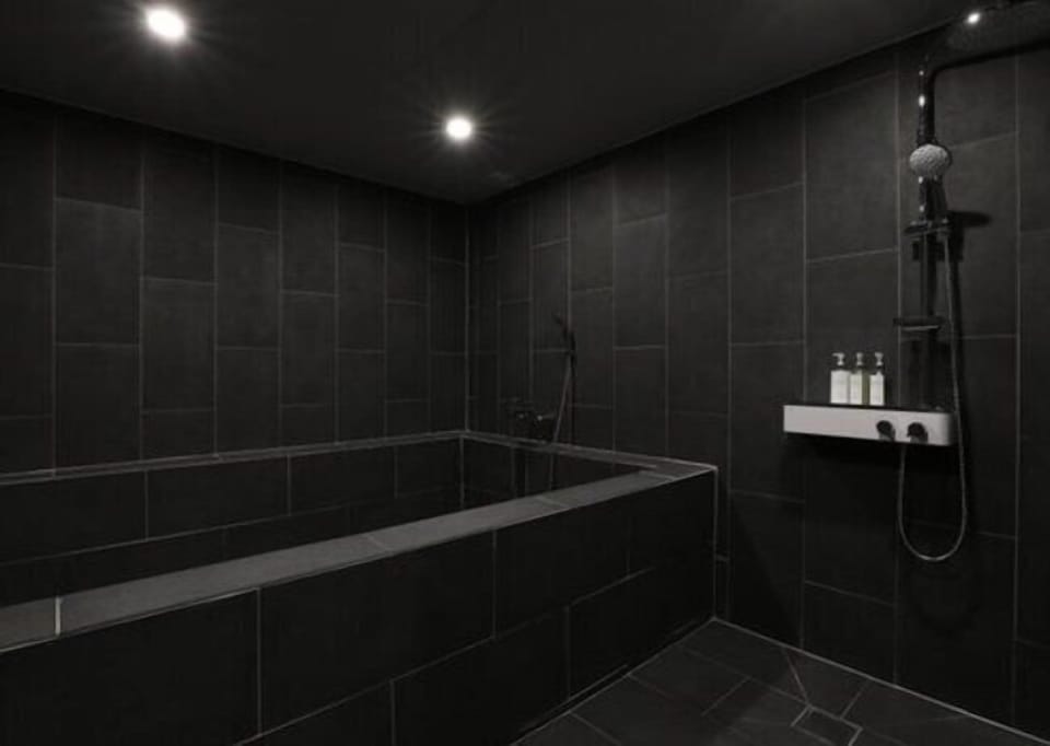 7. Family bathtub | Soundproofing, free WiFi