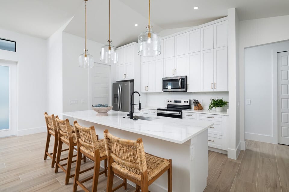 Bright and breezy with a fully stocked kitchen ready for every craving