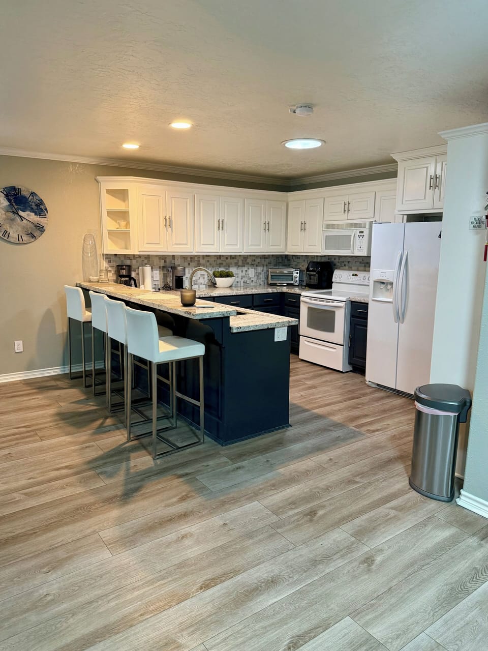 KitchenLiving Room w