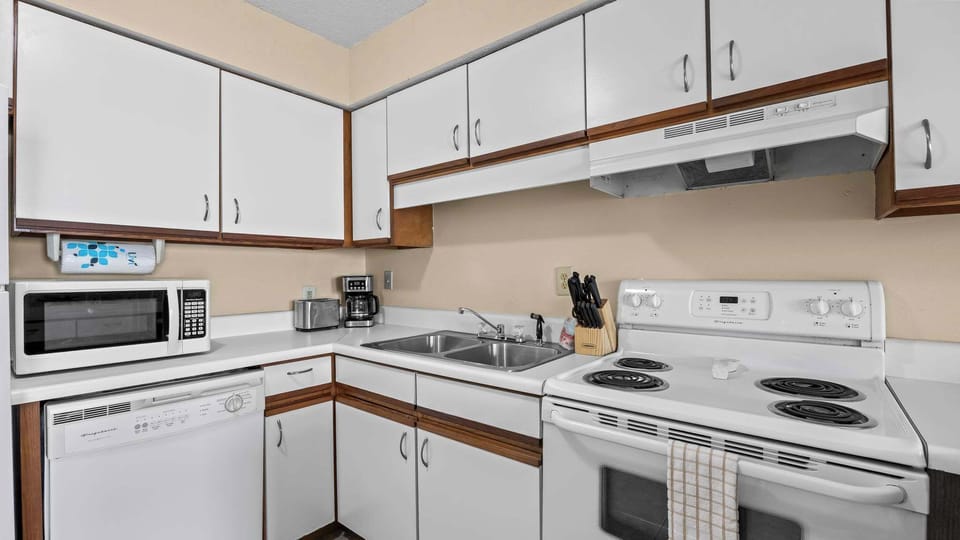 Fully equipped kitchen