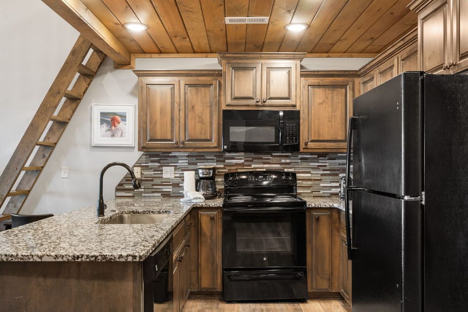Full Kitchen