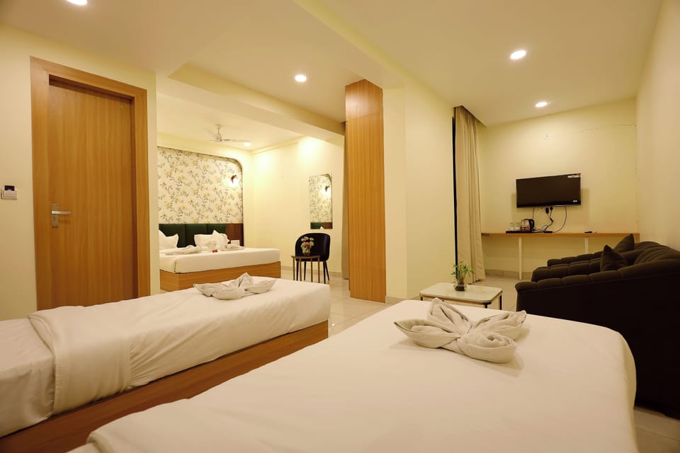 Family Suite | Egyptian cotton sheets, premium bedding, down comforters, desk
