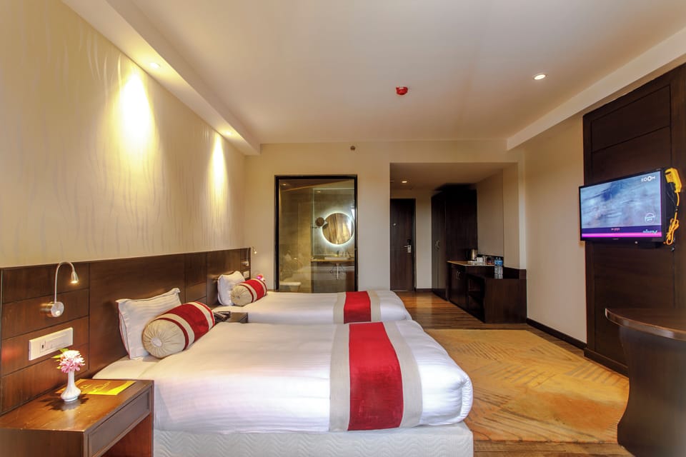 Deluxe Twin Room, Garden View | Iron/ironing board, WiFi (free)