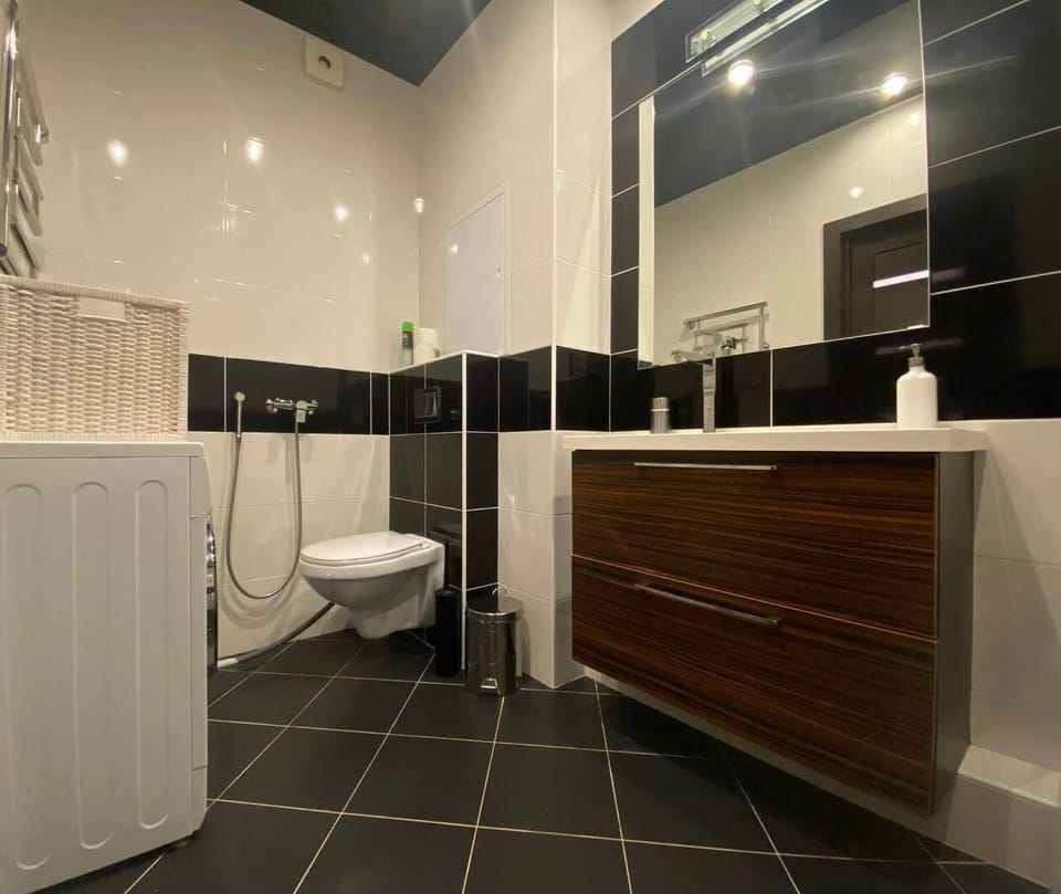 Basic Apartment, Balcony, City View | Bathroom