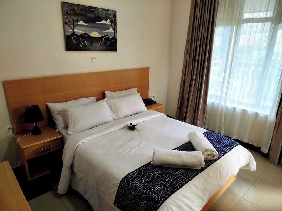 Superior Room, 1 Double Bed, Hill View | Desk, laptop workspace, iron/ironing board, WiFi (free)