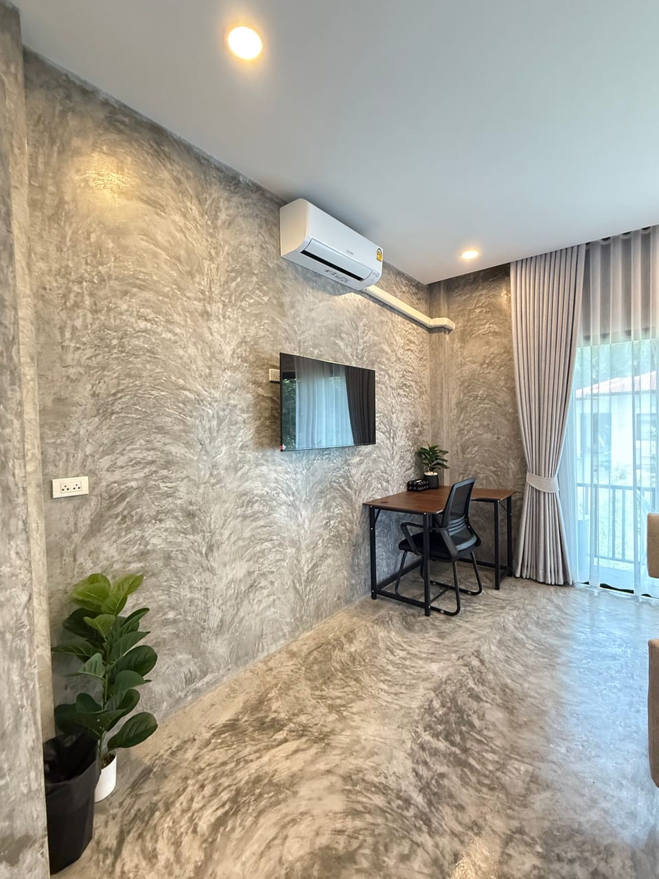 Superior Double Room, Balcony, Mountain View | Minibar, in-room safe, desk, laptop workspace