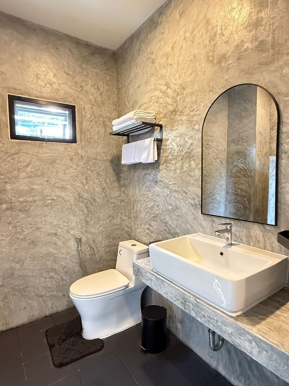 Deluxe Double Room, 1 King Bed, Balcony, Garden View | Minibar, in-room safe, desk, laptop workspace