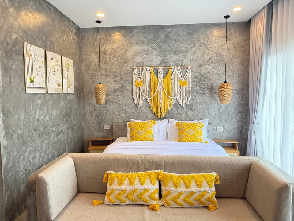 Classic Double Room, 1 King Bed, Balcony, Garden View | Minibar, in-room safe, desk, laptop workspace