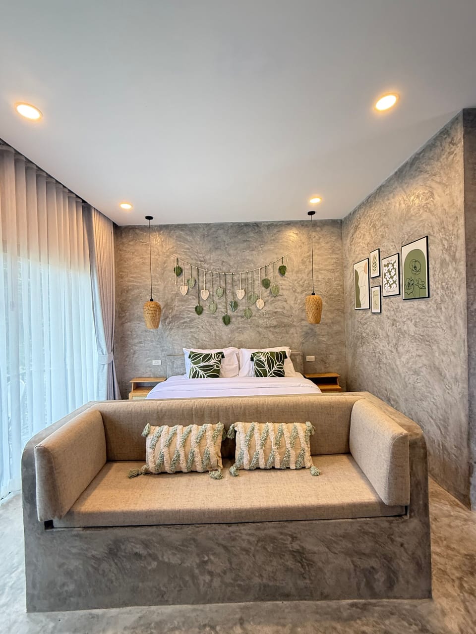 Deluxe Double Room, 1 King Bed, Balcony, Garden View | Minibar, in-room safe, desk, laptop workspace
