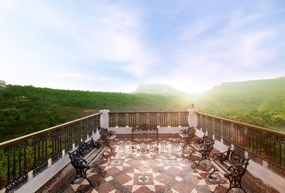Luxury Villa | Balcony