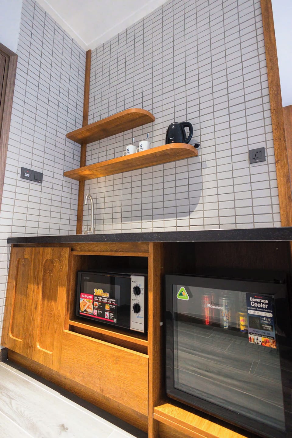 Mini-fridge, microwave, oven, stovetop