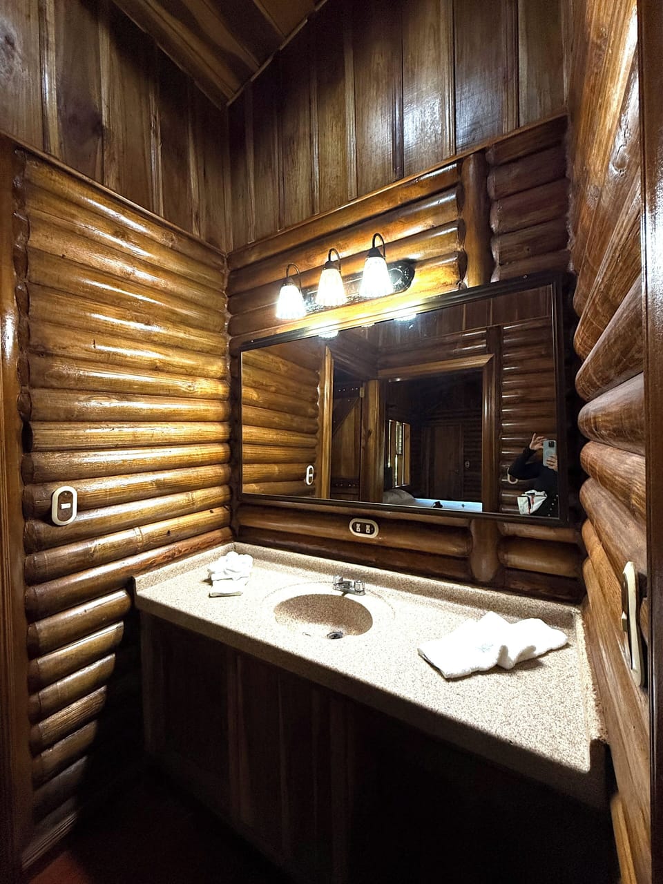 Chalet, Lake View | Bathroom | Towels, soap, shampoo, toilet paper