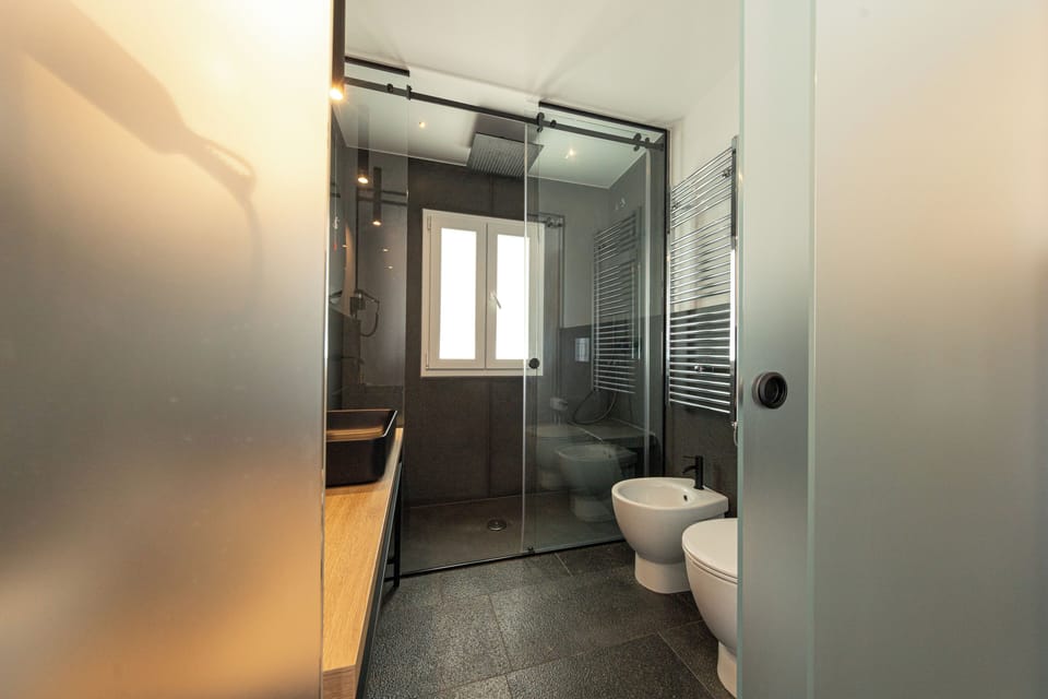 Comfort Room, Hot Tub, Ground Floor | Bathroom | Slippers