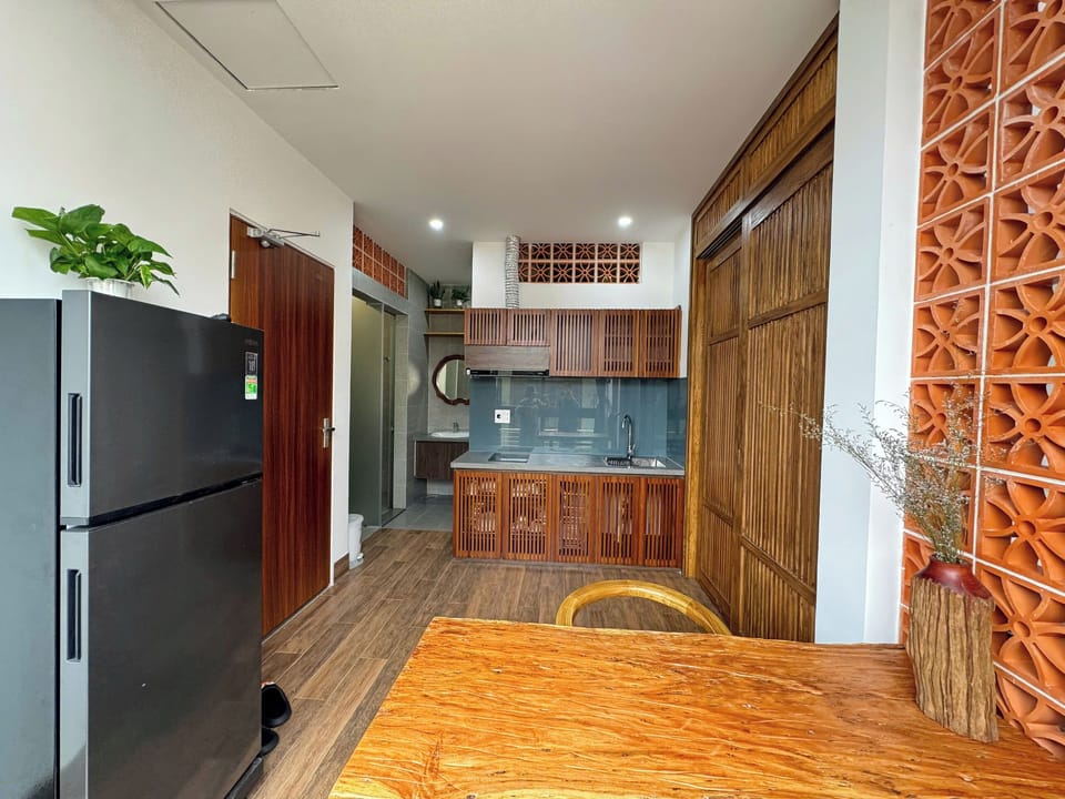 Family Apartment | Private kitchen | Fridge, stovetop, cookware/dishes/utensils