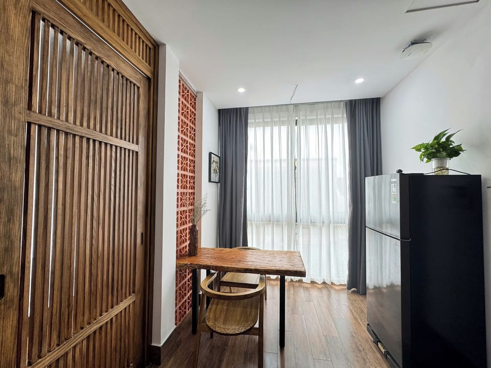 Family Apartment | Living area | 32-inch flat-screen TV with cable channels, Netflix, streaming services