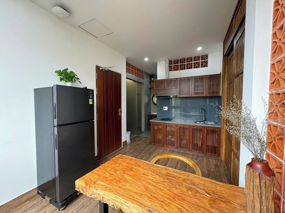 Family Apartment | Private kitchen | Fridge, stovetop, cookware/dishes/utensils