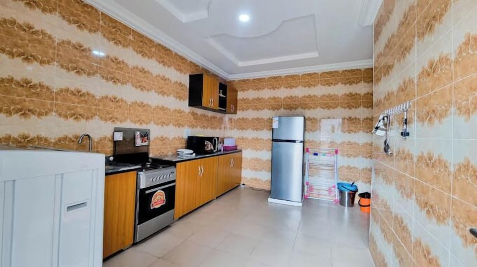 Economy Apartment, Balcony, City View | Private kitchen | Fridge, microwave, oven, stovetop