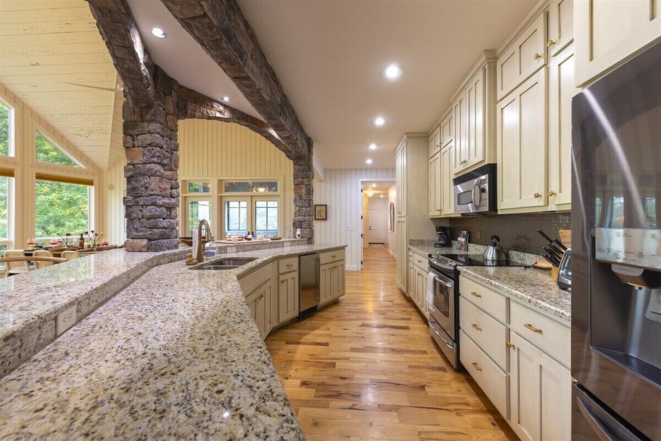 Kitchen 1