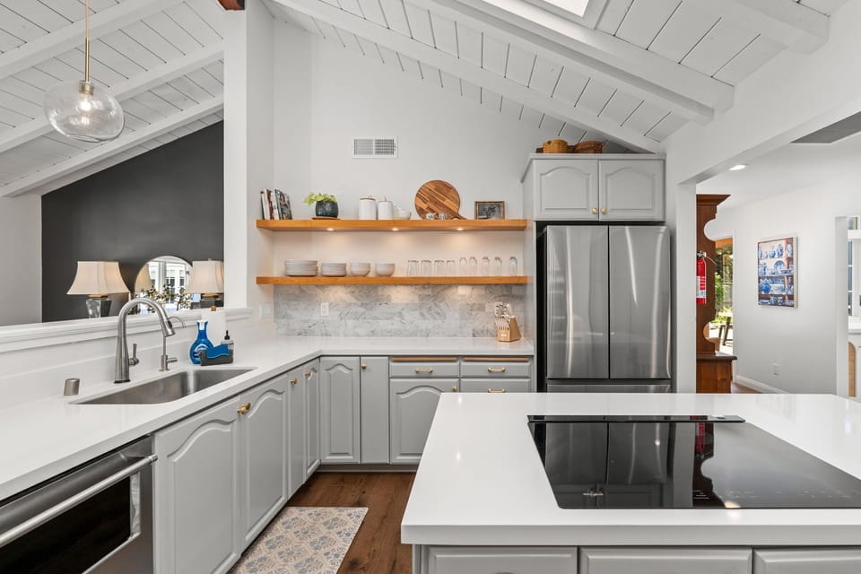 Fully equipped and ready for your culinary creations!