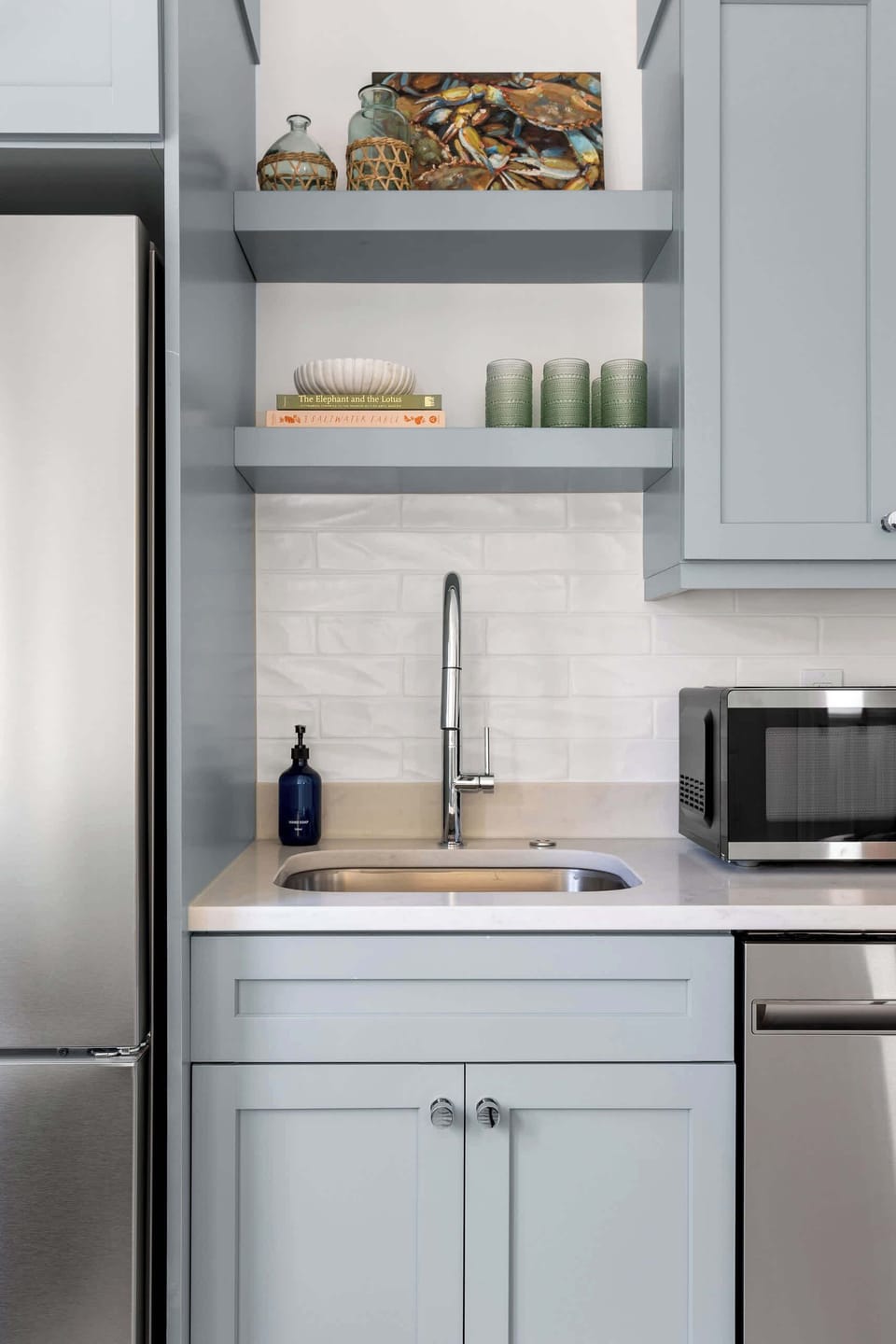 Fully equipped kitchen with everything you need to cook a meal!