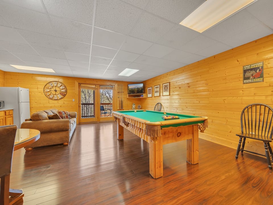 Cabin, 5 Bedrooms | Game room