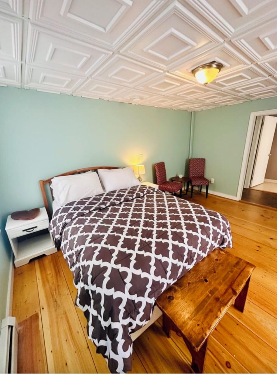 Queen bed