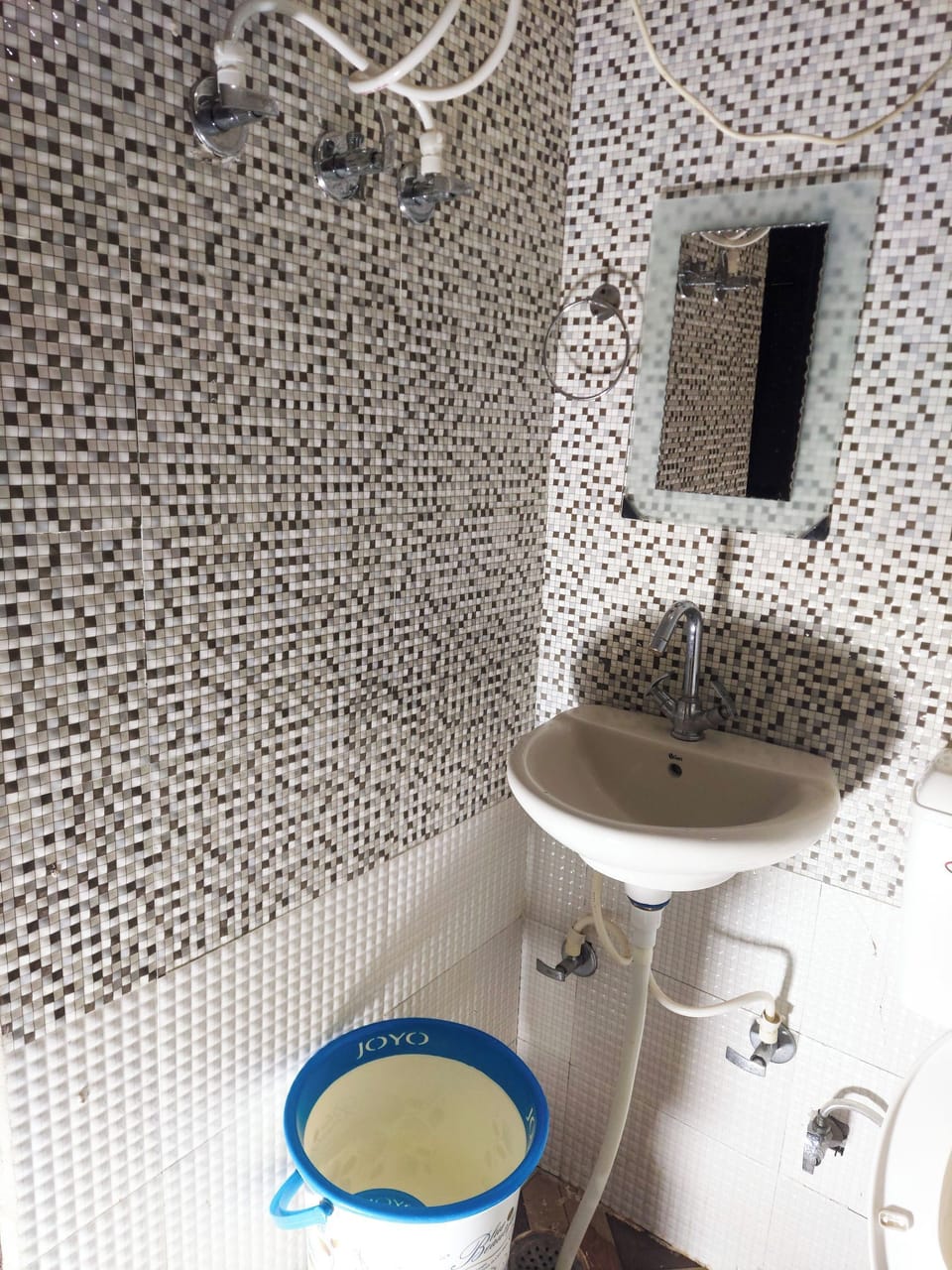 Single Room, Mountain View | Bathroom | Shower, slippers, towels, soap