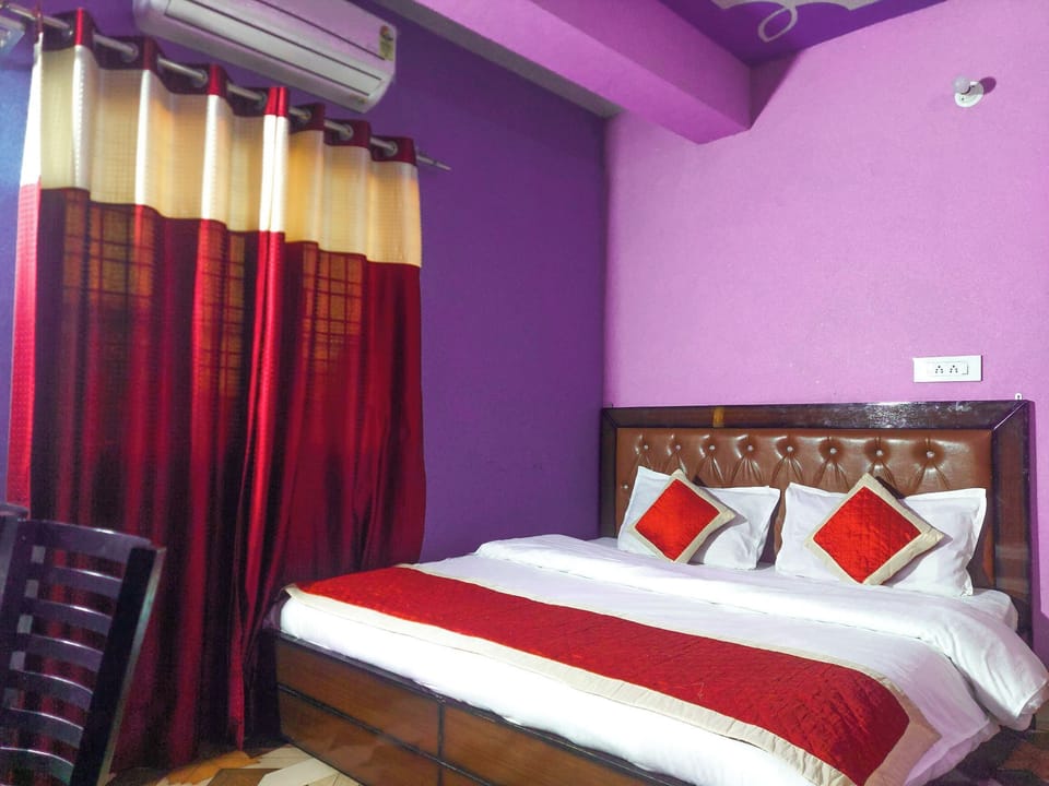 Double Room, Mountain View | Desk, laptop workspace, free WiFi