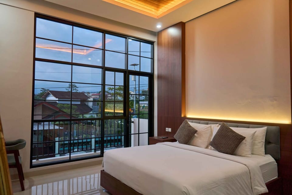 Deluxe Double Room, Balcony, Mountain View | Desk, free WiFi
