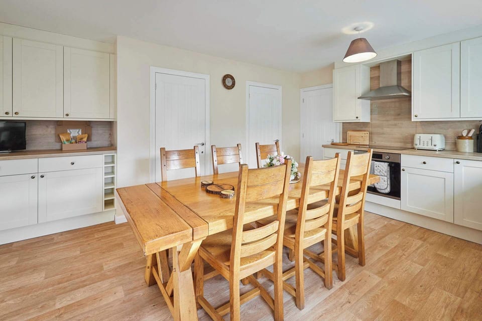 Audrey's Cottage, Kirk Yetholm - Host & Stay