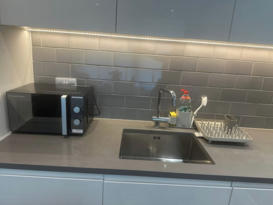 Apartment, 2 Bedrooms, Accessible, Smoking | Private kitchen