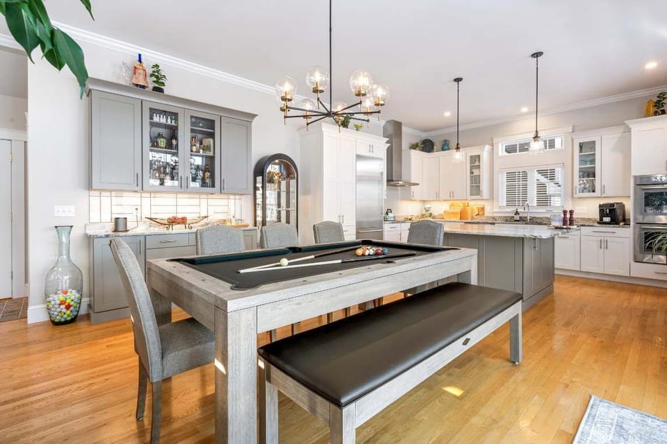 House, Multiple Beds, Hot Tub, Golf View (Villa at the 9) | Dining