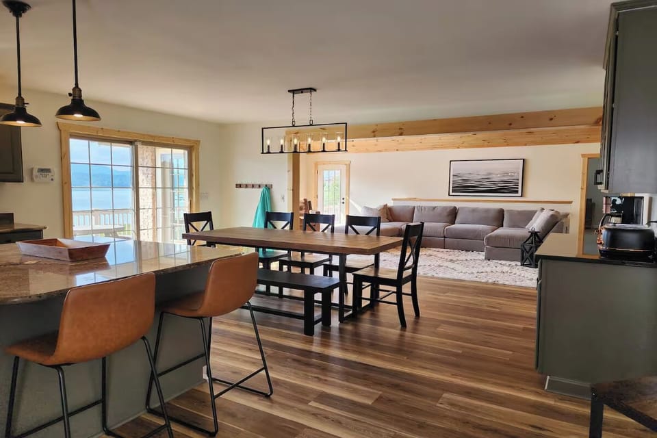 Three Horizons Retreat's open living space