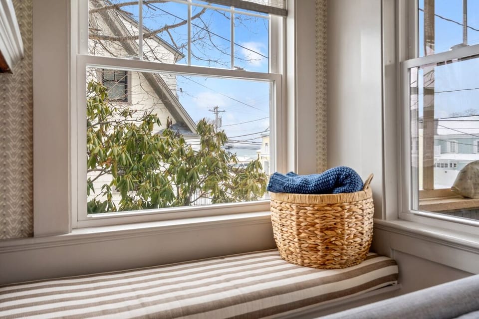 Curl up in the cozy living room & enjoy a lazy afternoon