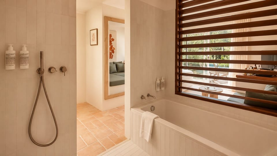 Junior Suite, Terrace | Bathroom | Hair dryer, bathrobes, slippers, towels