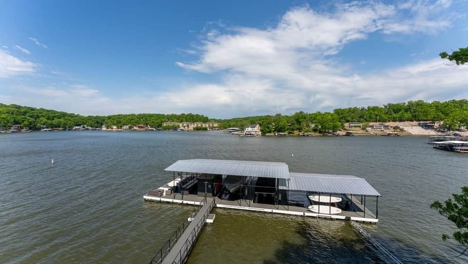 Dock 2
