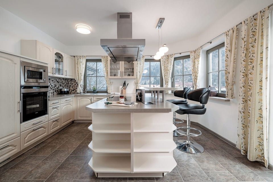 Traditional Chalet, Mountain View | Private kitchen | Electric kettle, toaster