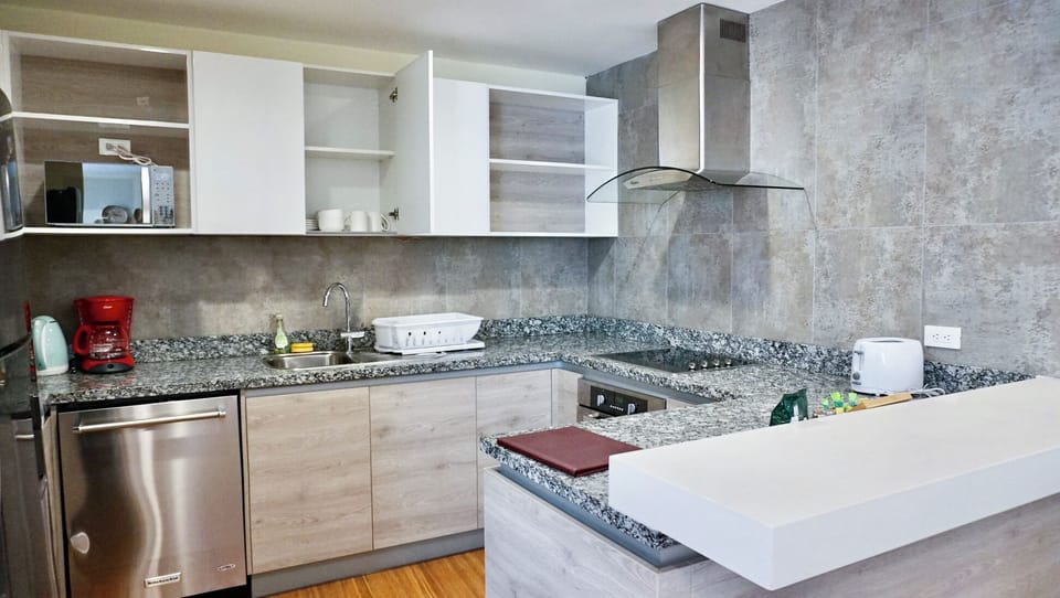 Kitchen (1)