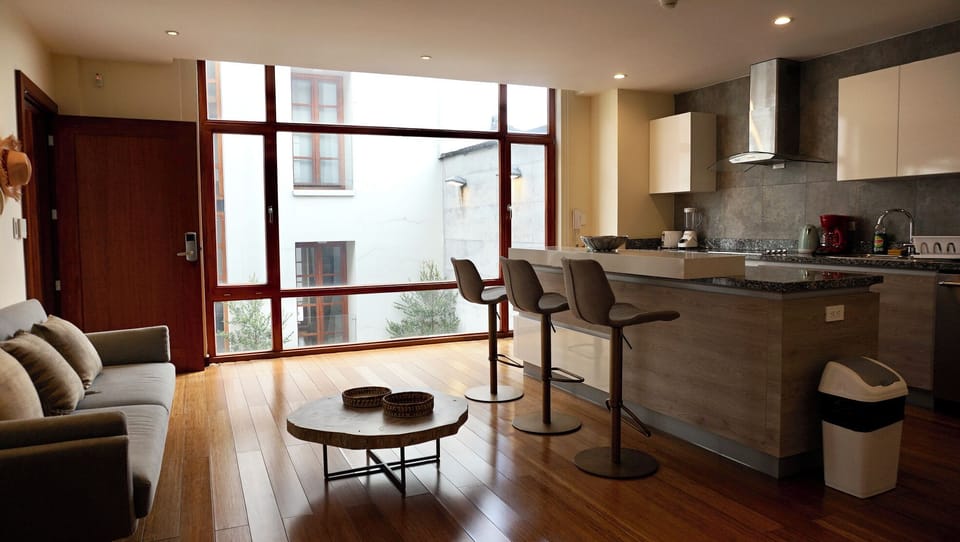 Kitchen & Living Area (2)