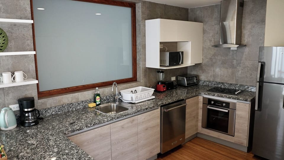 Kitchen (2)