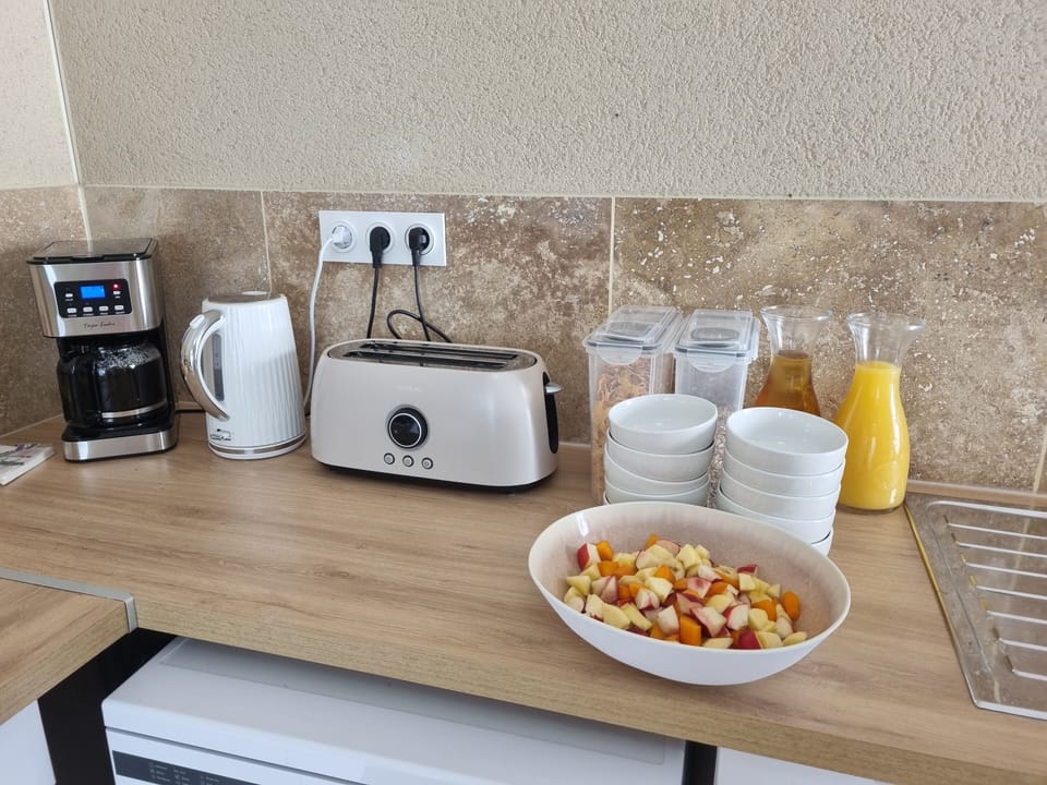 Free daily continental breakfast