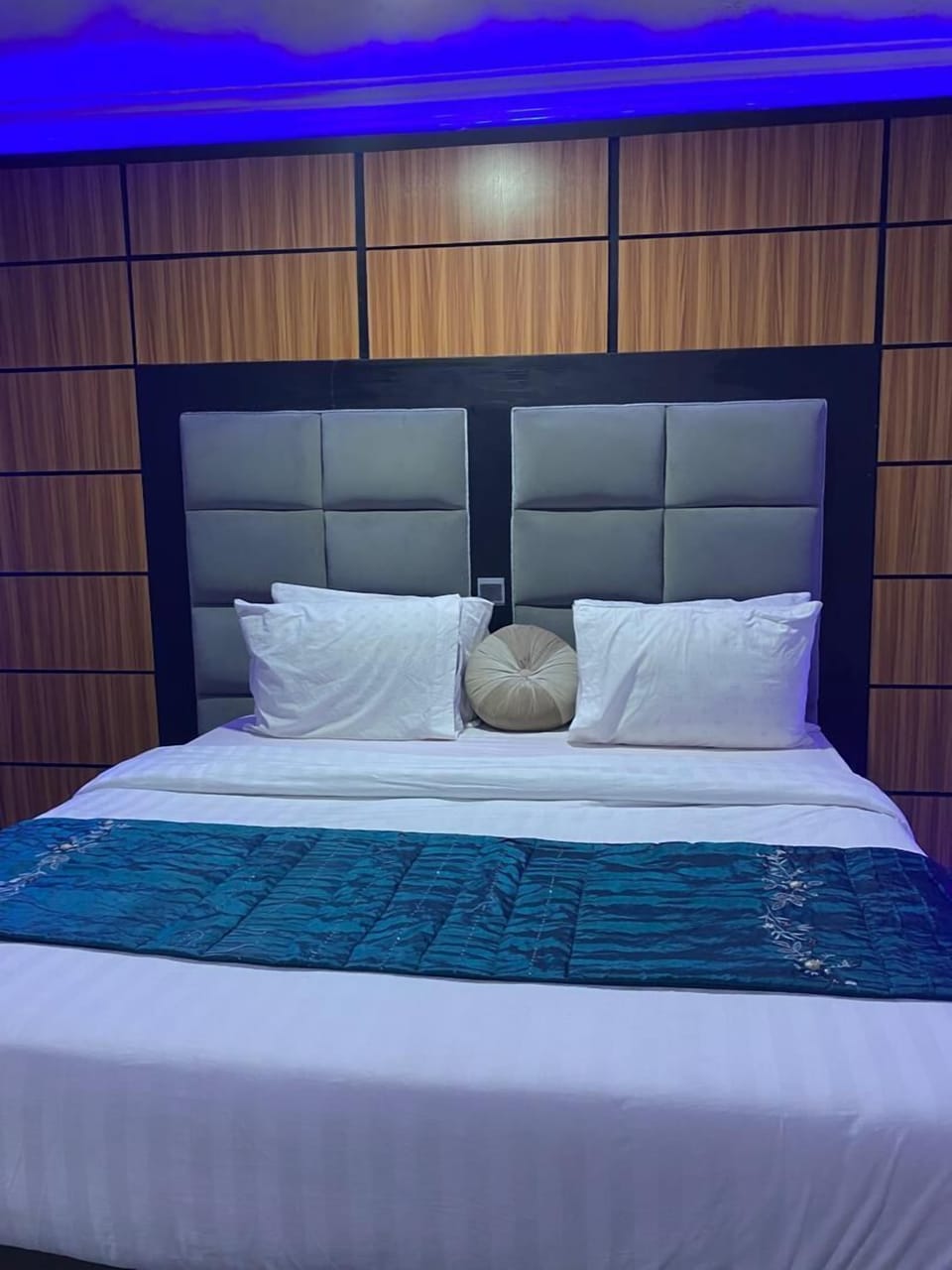 Executive Suite, Balcony, Courtyard View